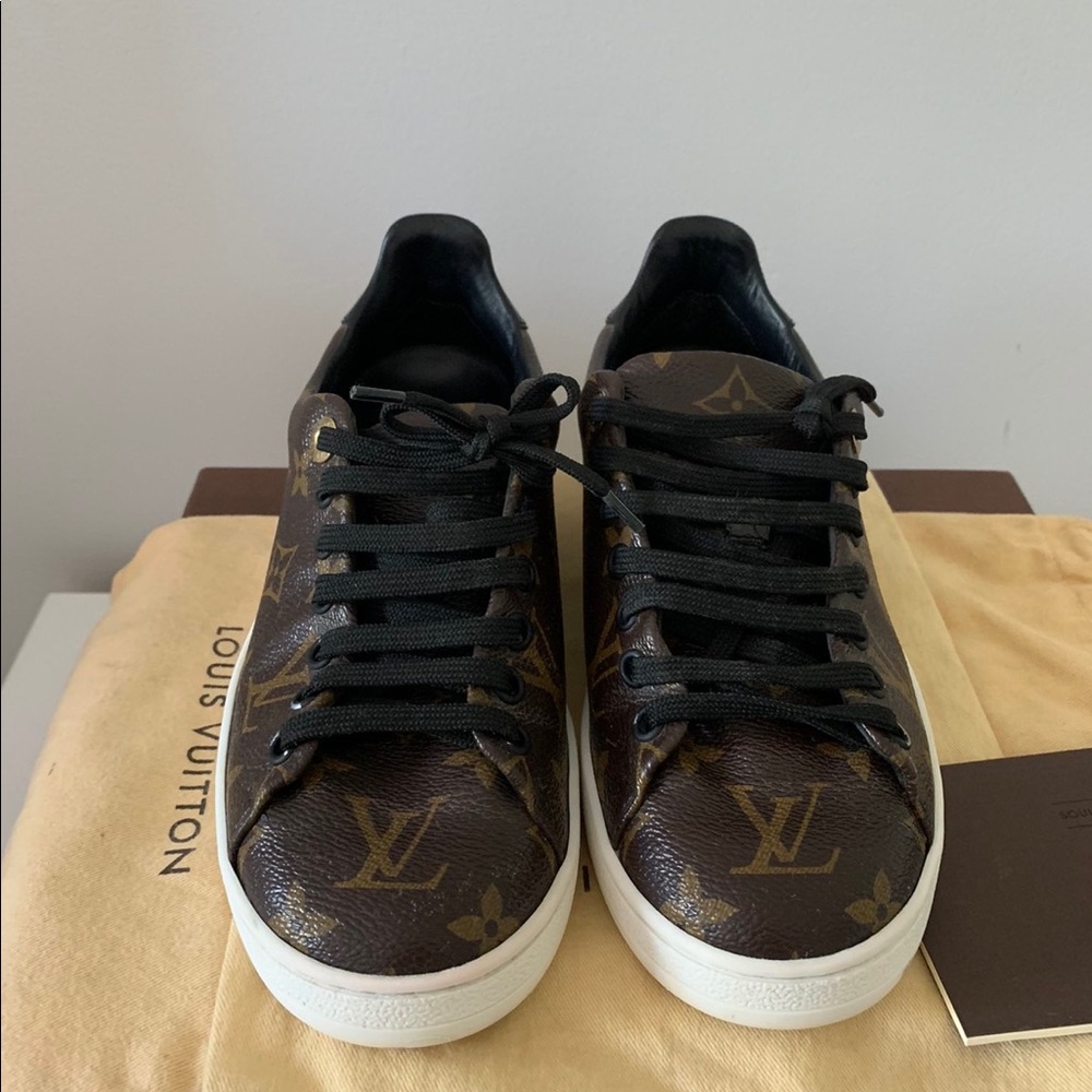 ❌SOLD❌LOUIS VUITTON SNEAKERS - Picture 4 of 6